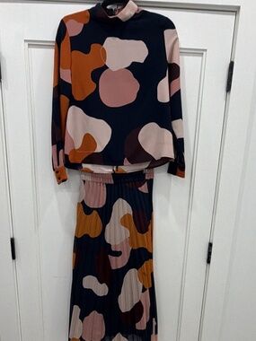 Monki Women's Long Pleated Skirt XS Multicolor Abstract Chiffon Elastic Waist